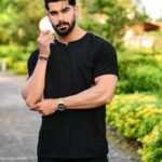 تیشرت مردانه یقه کوبایی مشکی محرمی جنس آیوار